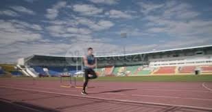 2015 赛季：蓝鸟队巴蒂斯塔在季后赛击出致胜球后的那次“甩棒”成为经典